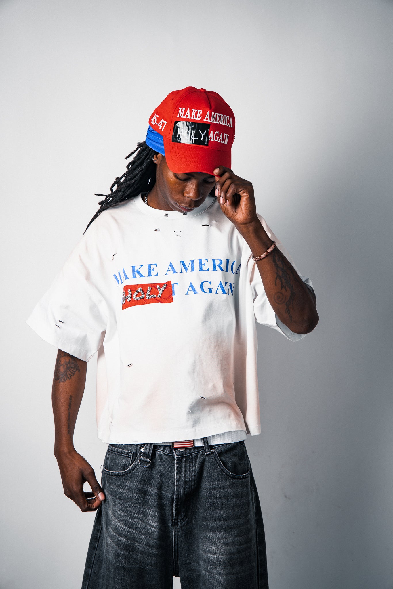 M.A.H.A TAPE TEE IN WHITE